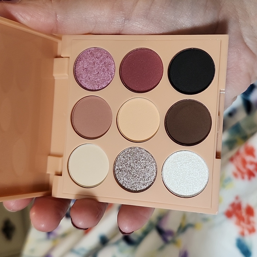 ESTATE EYESHADOW PALETTE - ROSE RENDEZVOUS